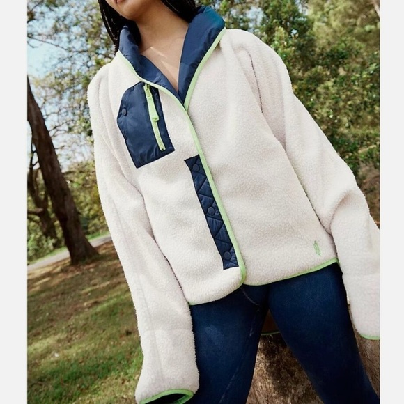 FREE PEOPLE Hit The Slopes Fleece Shawl Jecket - Picture 2 of 14